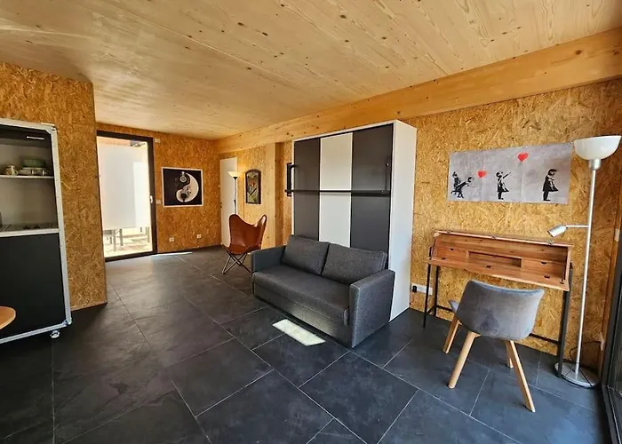 Studio Independant Avec Terrasse
